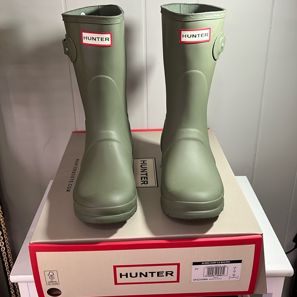 Hunter Boots SHORT Adjustable color LICHEN GREEN w BACKSTRAP woman’s size 7